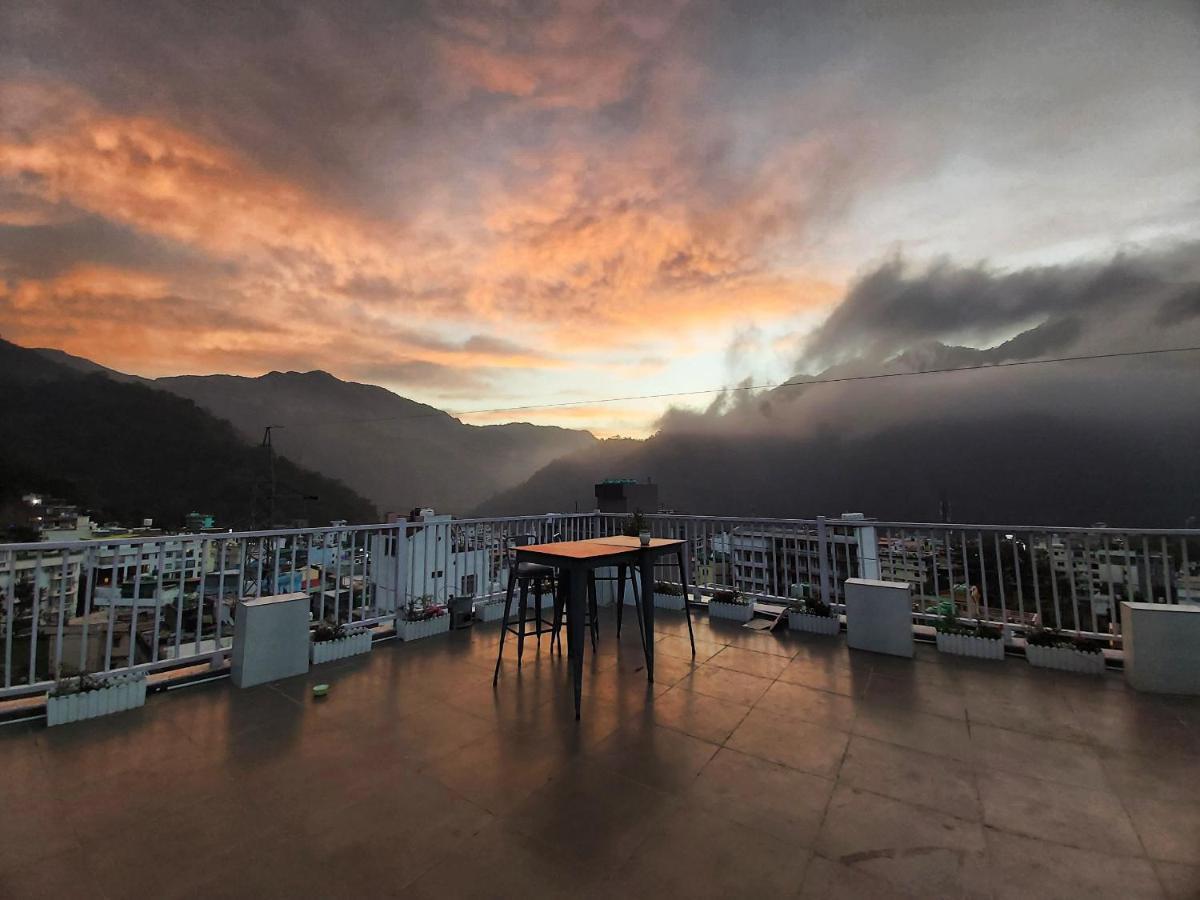 Backpacker Duniya Hostel Rishikesh Ngoại thất bức ảnh