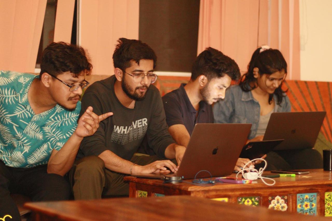 Backpacker Duniya Hostel Rishikesh Ngoại thất bức ảnh